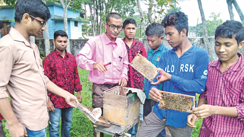 Beekeeping kutigram.jpg