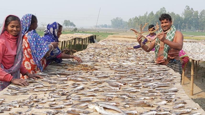 Chalan Beel fishers.jpg