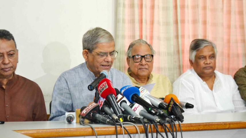 BNP Secretary General Mirza Fakhrul Islam Alamgir addressing a press conference