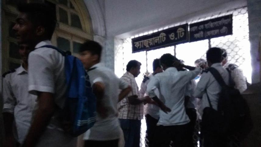 Girl stabbed_R Shumon.jpg