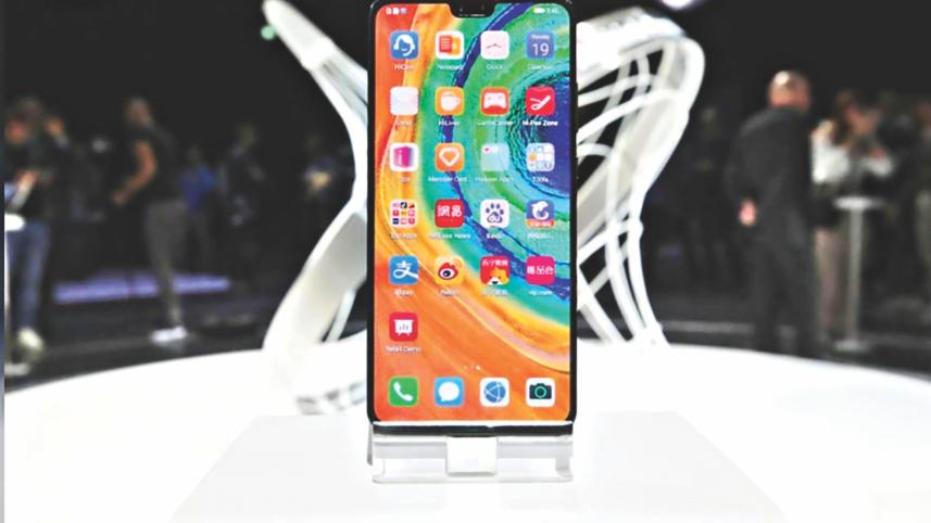 A new Huawei Mate 30 smartphone