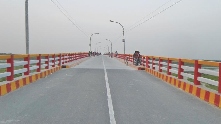 Mohananda River bridge.jpg