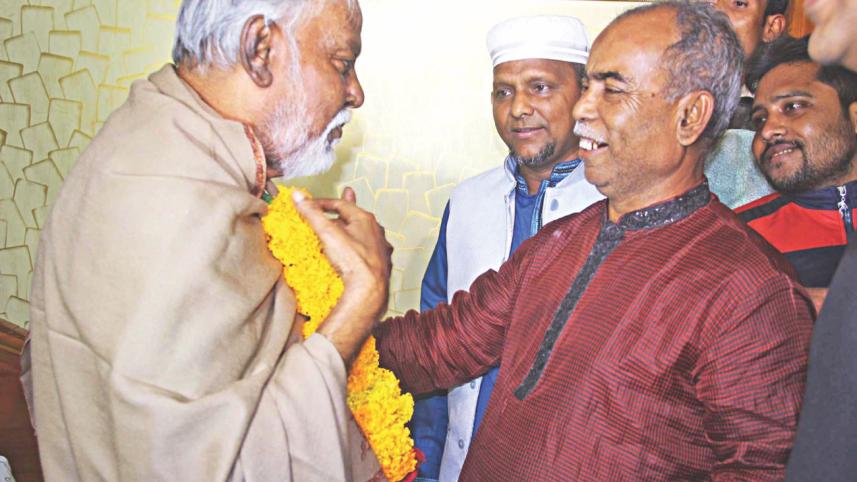 mostafa tie govt.jpg