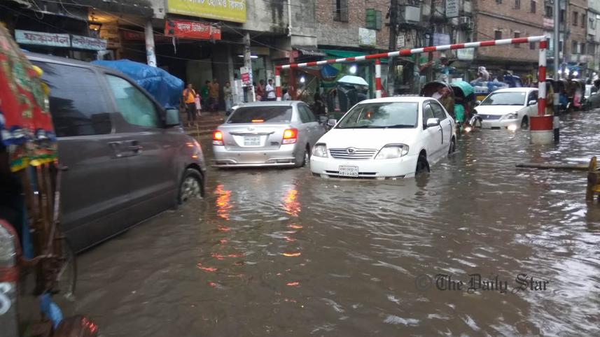 Heavy rain in Dhaka