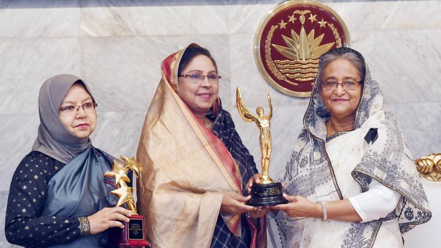 PM receives two UNICEF awards