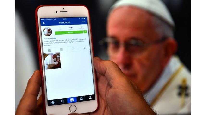 pope-instagram-web.jpg
