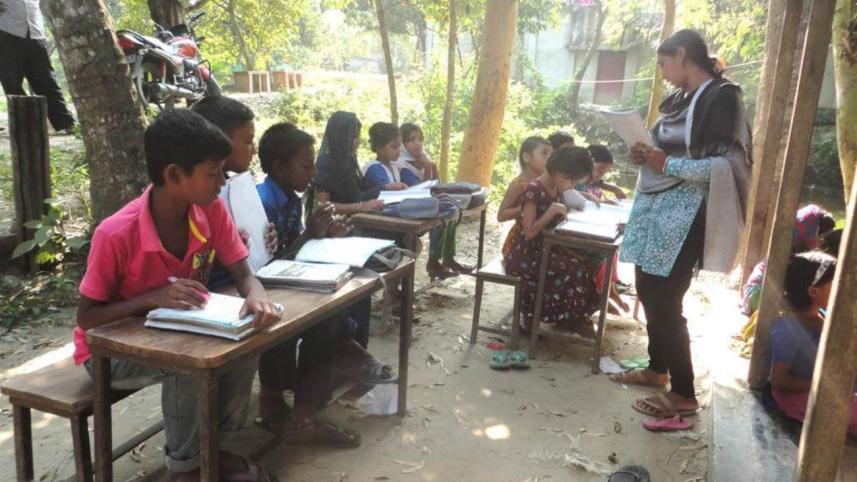 Quake-damaged school.jpg