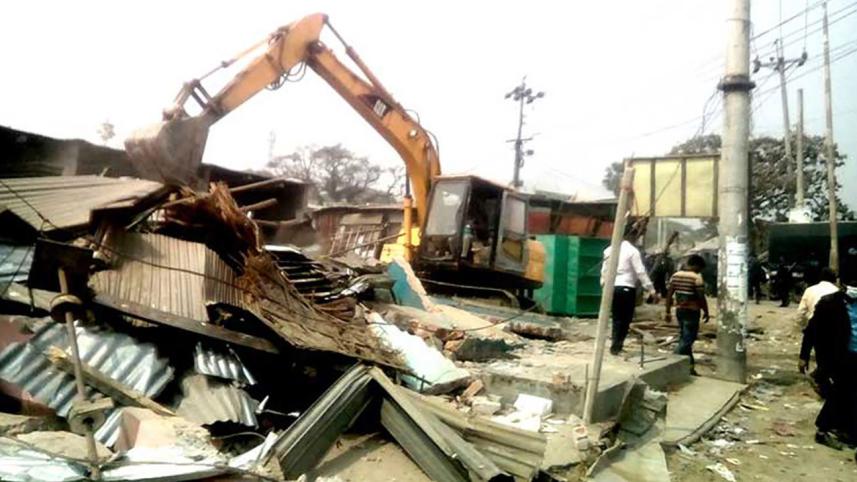 Railway eviction drive.jpg