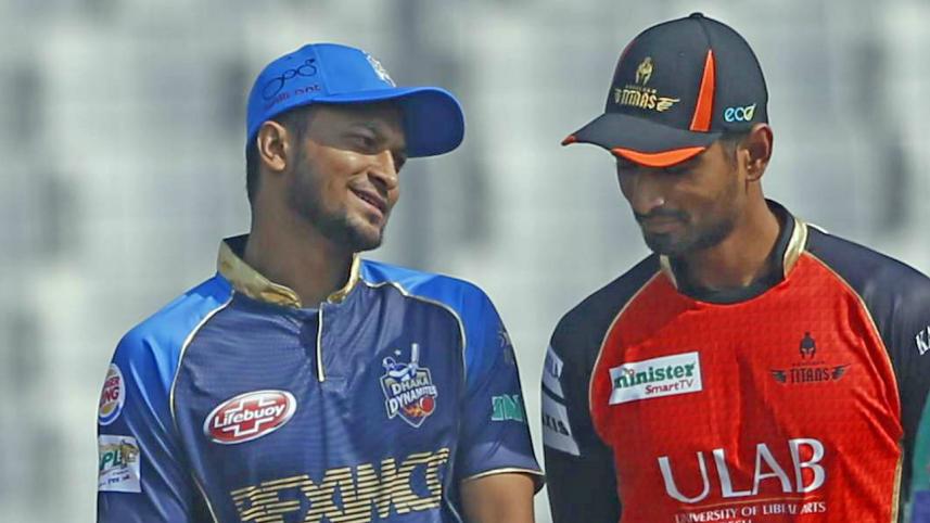 Shakib Al Hasan and Mahmudullah Riyad before the toss in Dhaka Dynamites vs Khulna Titans Match