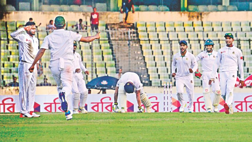 shakib salute to stokes.jpg