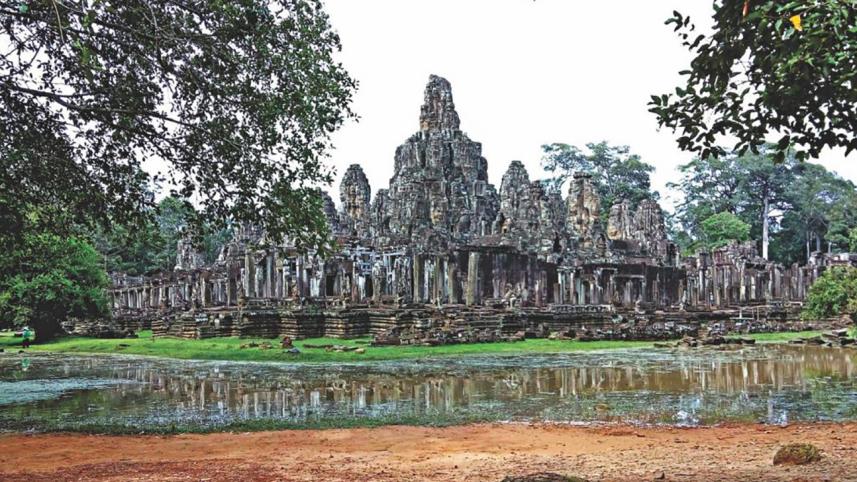 siem_reap_-_the_city_of_stones1.jpg