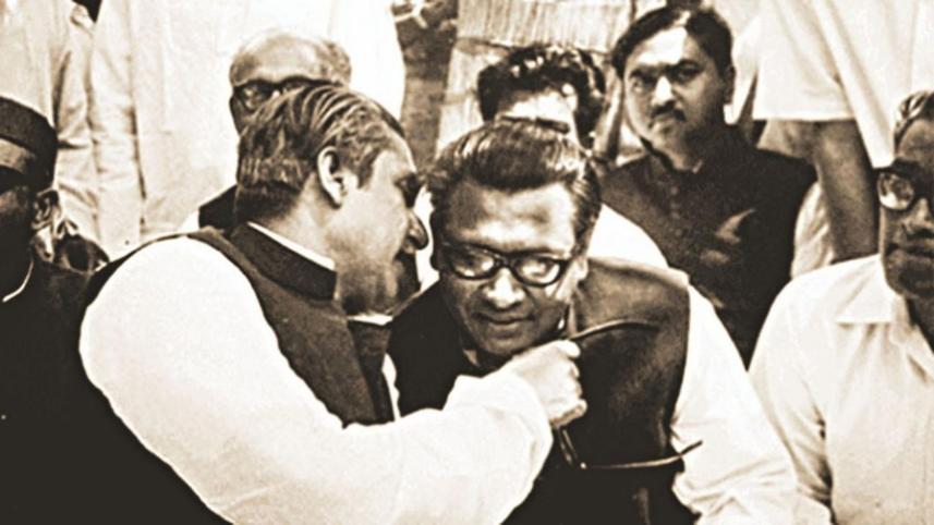 Tajuddin-with-Bangabandhu.jpg