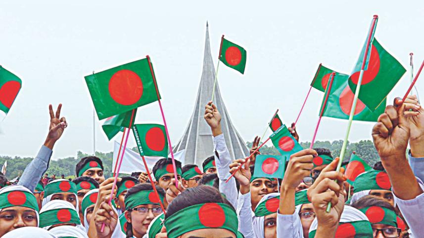Tying red-green bandanas