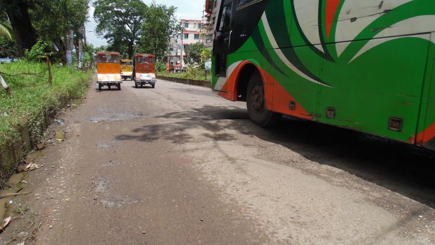 unmarked speed breakers.jpg