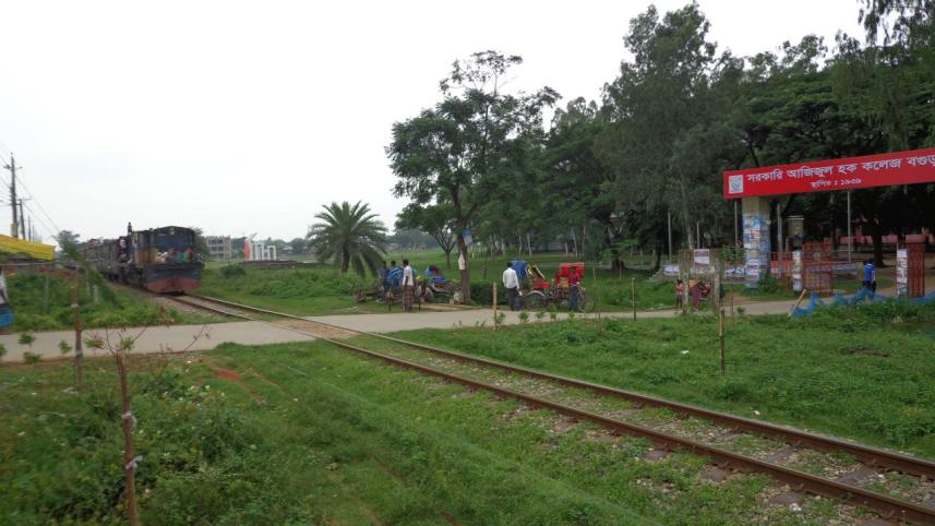 unsafe rail crossing 1.jpg