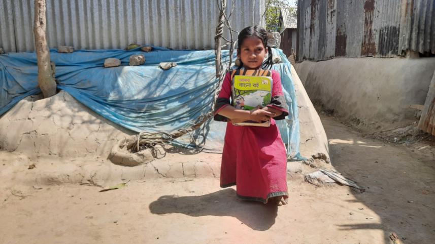 brahmanbaria_farzana_moves_to_school_crippling_pic_01_0.jpg