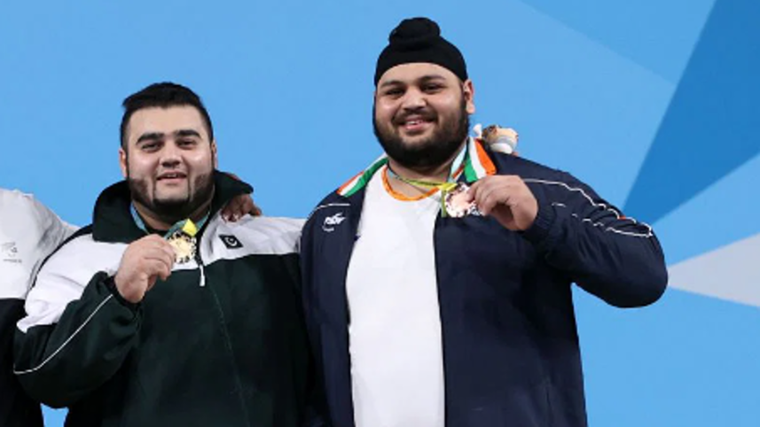 ind_pak_weightlifter1.png
