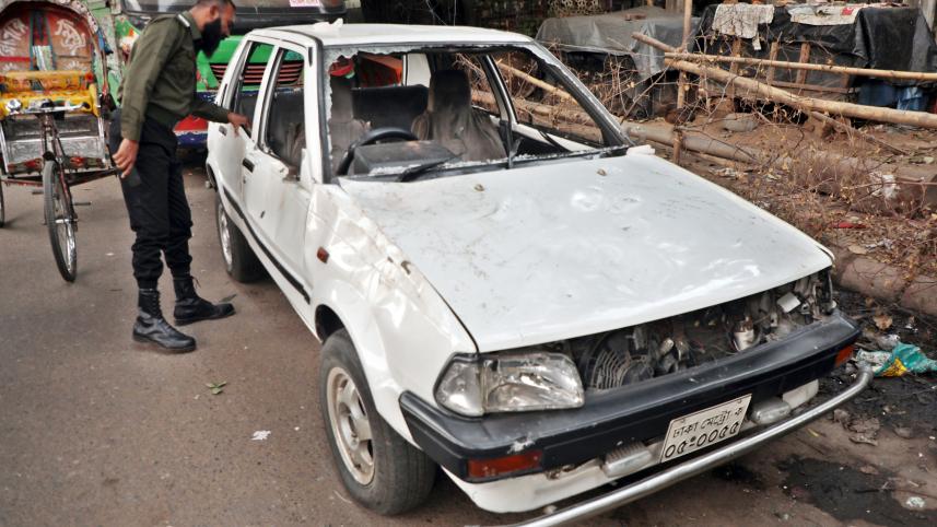 a_woman_was_killed_after_she_was_dragged_along_the_road_underneath_a_car_on_dhaka_university_campus_on_friday_afternoon._p_d_5483.jpg