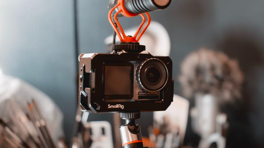 vlogging Make money while travelling