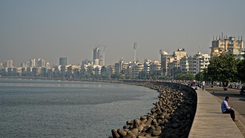 Marine Drive, Mumbai Top 5 Bollywood travel destinations in India 	