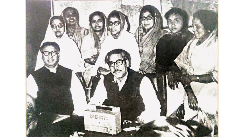 mujibur-rahman-with-tajuddin-ahmad.jpg