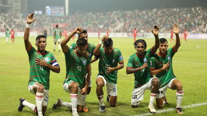 Bangladesh football team.jpg