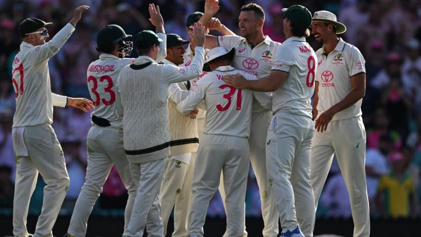 Australian Test team.jpg