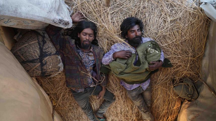 ‘Sinpaat' premieres in Rajshahi ahead of official release