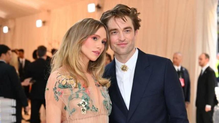 robert_pattinson_and_suki_waterhouse.jpg