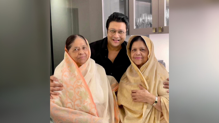 Ferdous Ahmed and his mother.png