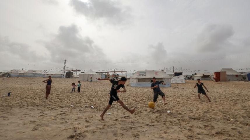 gaza_children_playing_football.jpg