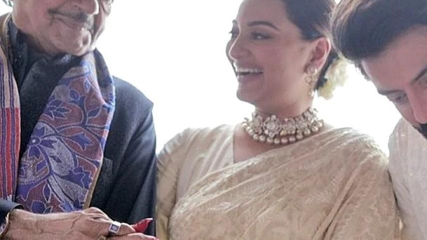 shatrughan-sinha-on-sonakshi-zaheer-wedding-254149712-1x1.jpg