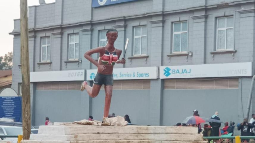 Faith_Kipyegon_Statue.jpg