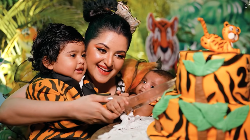 Pori Moni reveals her daughter's face.png