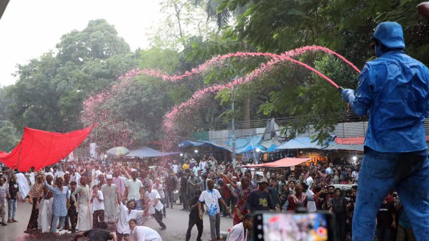 Street theatre ‘Lal Majlum’ revisits historic uprisings.jpg