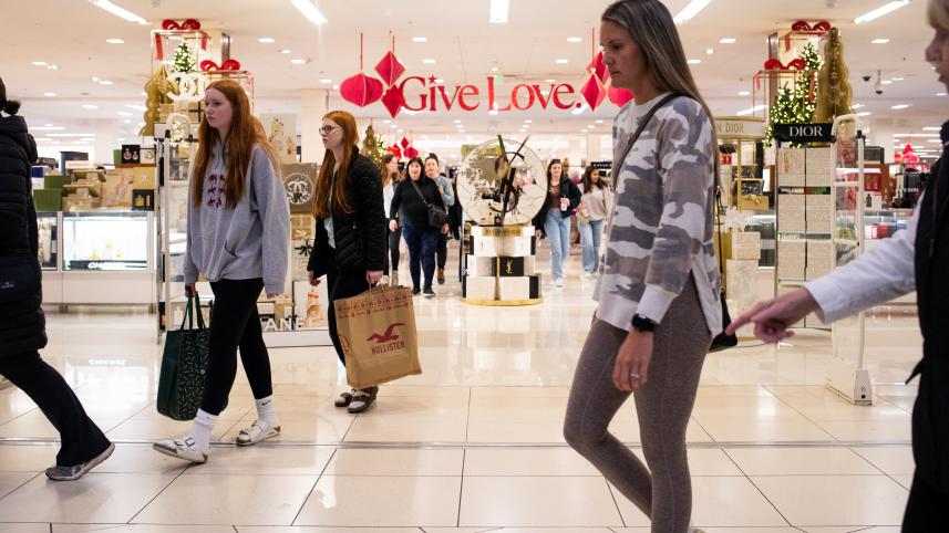 Afp us consumers nov24.jpg