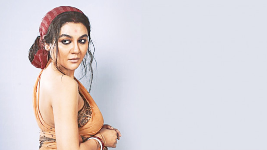 Jaya Ahsan starrer ‘Putulnacher Itikatha’ to compete at Rotterdam film festival .png