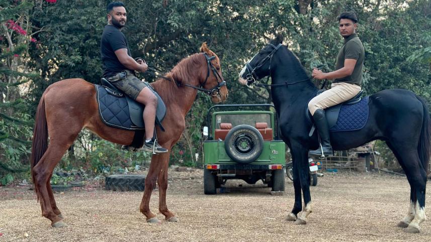 Who rides horses in Dhaka? You’ll be surprised