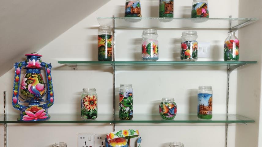 “Pappu’s Art School for All” brings rickshaw painting to everyone