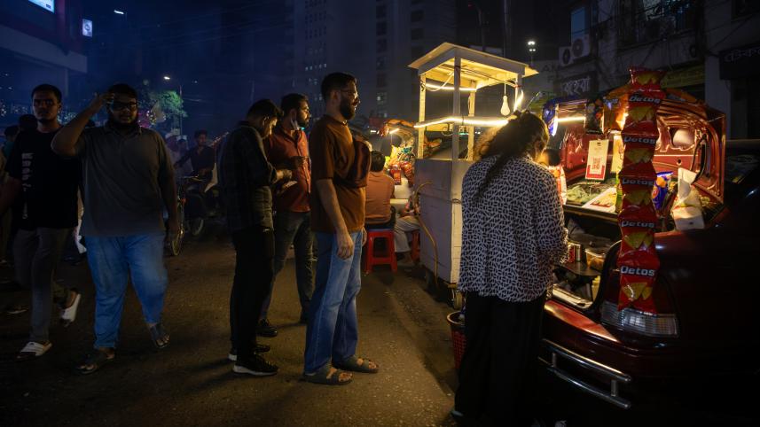 Gulshan 2’s midnight street food scene feels like Bangkok 