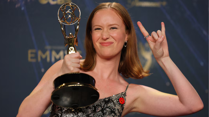 Hannah Einbinder.png