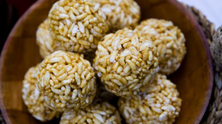 Make your favourite Bengali snacks at home with these easy recipes 