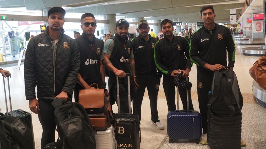 Bangladesh team reach Sydney for South Africa challenge.jpg