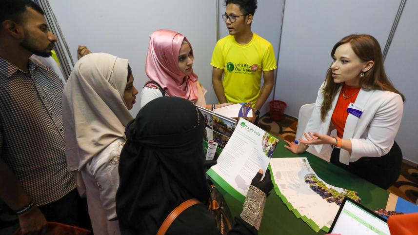 US edu fair online.jpg