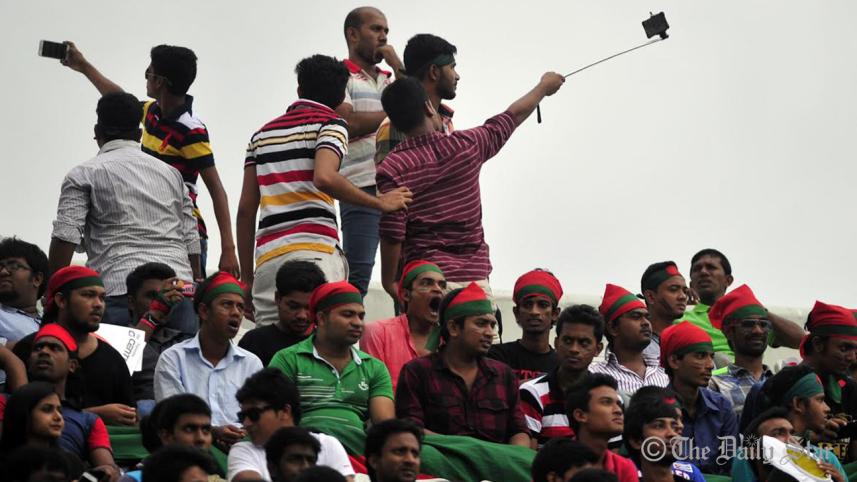 3. Bangladesh fans-2.jpg