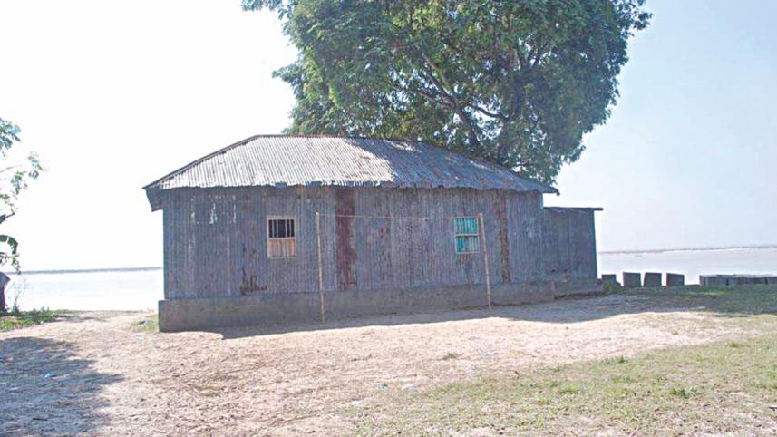 makeshift primary school.jpg