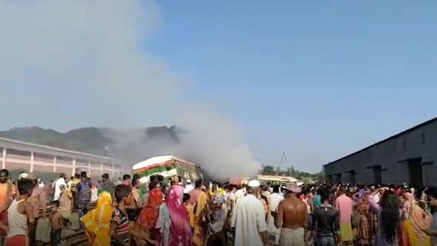 rangpur_express_fire.jpg