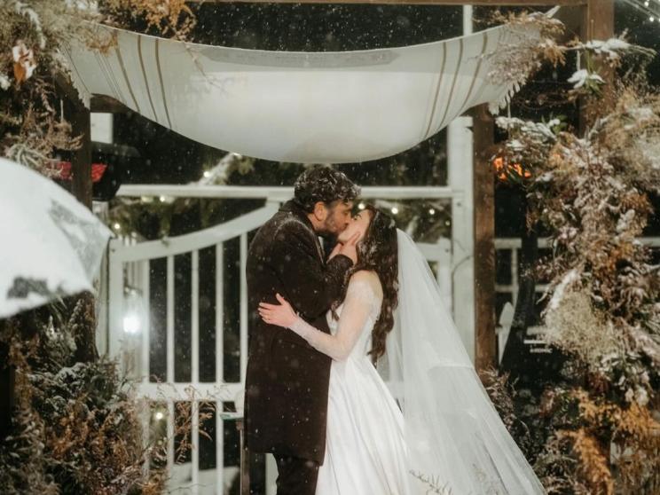 Josh Radnor gets married.