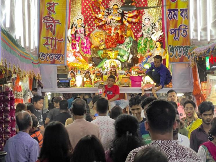 Shankhari Bazar: The street that transforms for Durga Puja
