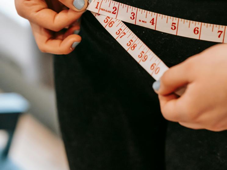 8 glasses a day = model physique? Let’s dive into this myth              pexels-andres-ayrton-6551070.jpg